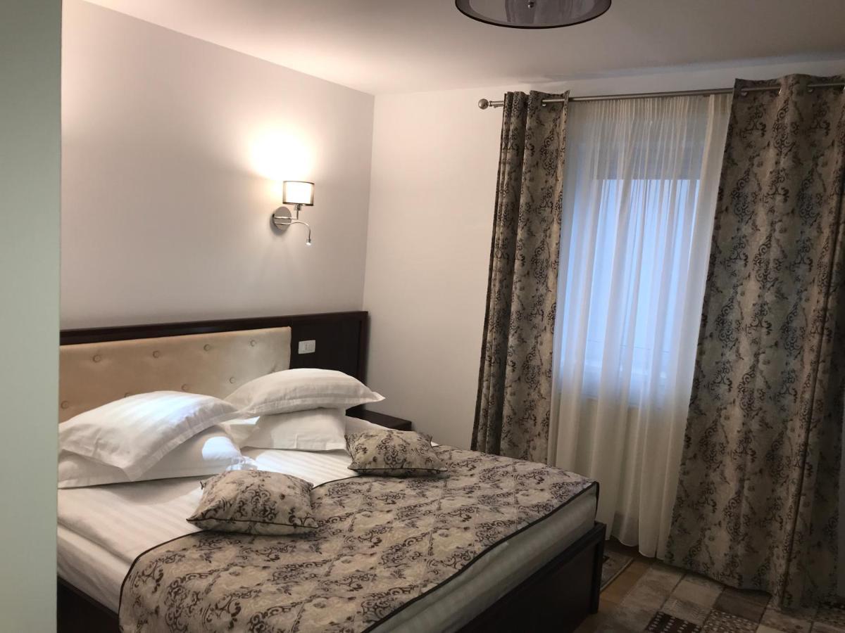 Casa Pino Hotel Brasov Luaran gambar