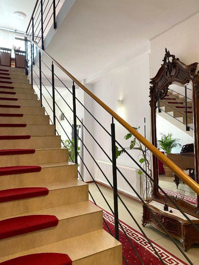 Casa Pino Hotel Brasov Luaran gambar