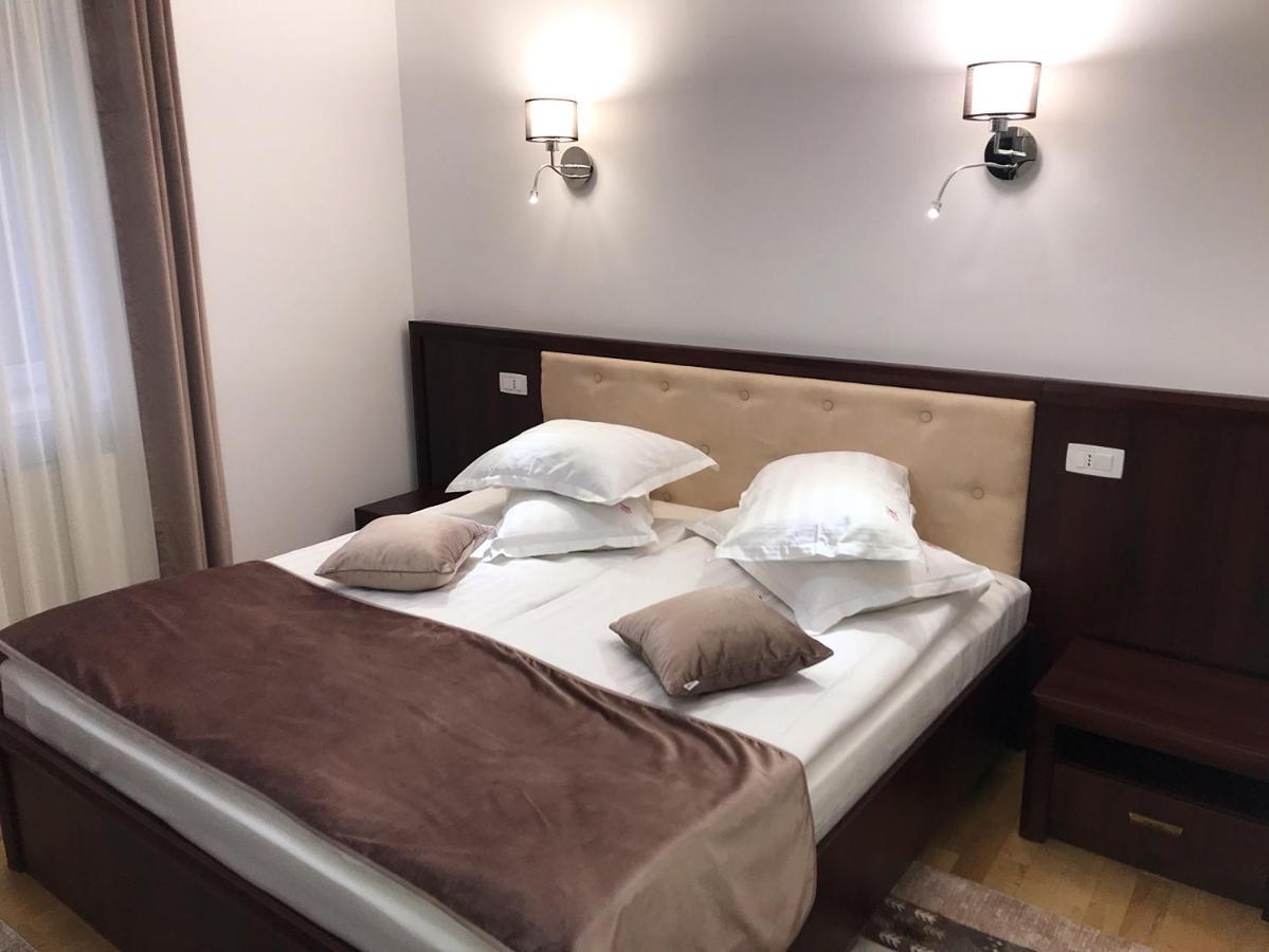 Casa Pino Hotel Brasov Luaran gambar
