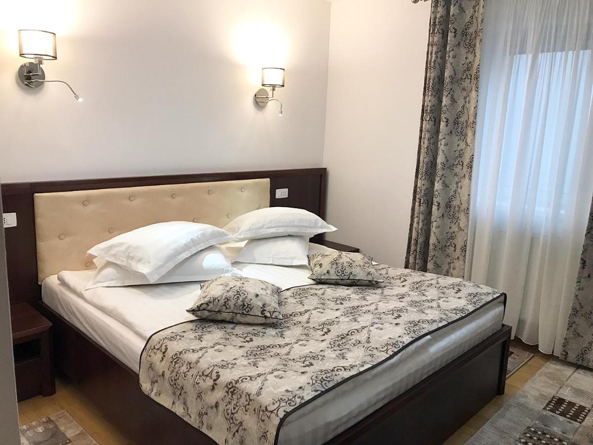 Casa Pino Hotel Brasov Luaran gambar